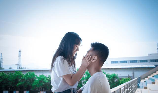 我怕见人一见人就烦怎么办？游戏画面